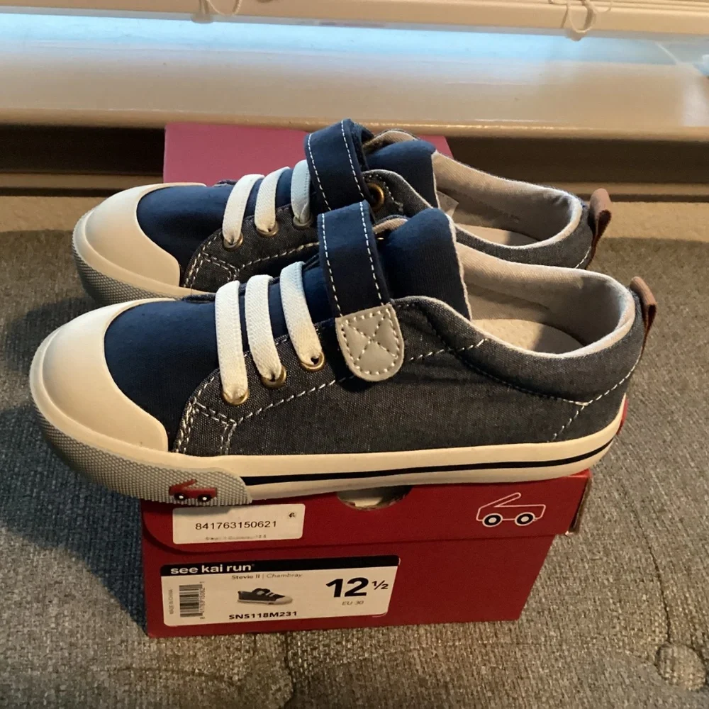 See Kai Run Stevie II Sneaker, size 12.5